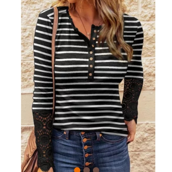 unbranded Tops - New boutique striped lace top